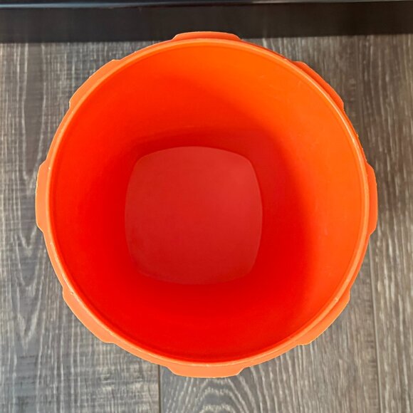 Vintage Tupperware Servalier Canisters – Set of 4 - Picture 6 of 16